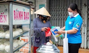 Phụ nữ TP Cà Mau chung tay chống rác thải nhựa