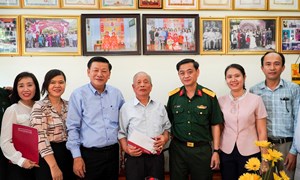 Ủy ban MTTQ Việt Nam tỉnh Quảng Nam và các tổ chức, đoàn thể thăm hỏi các chiến sĩ Điện Biên