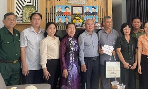 Ủy ban MTTQ Việt Nam tỉnh Đồng Nai thăm, tặng quà chiến sĩ chiến sĩ Điện Biên