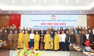 Ủy ban Mặt trận Tổ quốc thành phố Hà Nội gặp mặt chức sắc Phật giáo nhân dịp Đại lễ Phật đản
