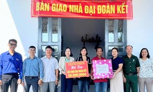 Đạ Huoai (Lâm Đồng): Bàn giao 7 căn nhà đại đoàn kết cho các gia đình có hoàn cảnh khó khăn