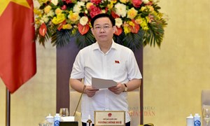 Chủ tịch Quốc hội Vương Đình Huệ chủ trì phiên họp chuyên đề pháp luật của Ủy ban Thường vụ Quốc hội