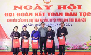 Thủ tướng Phạm Minh Chính chung vui Ngày hội Đại đoàn kết cùng đồng bào các dân tộc tỉnh Lạng Sơn