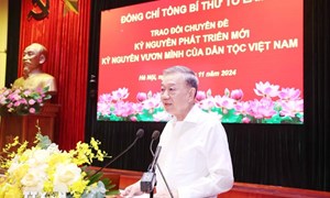 Tổng Bí thư trao đổi chuyên đề 'Kỷ nguyên phát triển mới - Kỷ nguyên vươn mình của dân tộc Việt Nam'