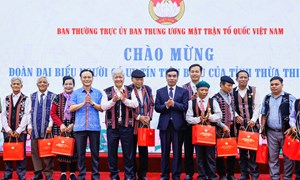 Chủ tịch Đỗ Văn Chiến tiếp Đoàn đại biểu người có uy tín tiêu biểu huyện A Lưới - tỉnh Thừa Thiên Huế