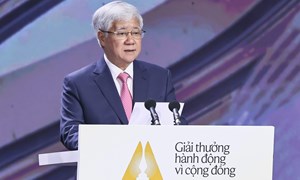 Chủ tịch Đỗ Văn Chiến dự Lễ trao Giải thưởng Hành động vì Cộng đồng - Human Act Prize 2024