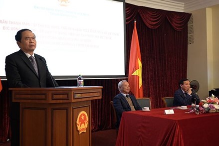 Đoàn đại biểu MTTQ và Quốc hội thăm Đại sứ quán Việt Nam ở Nga