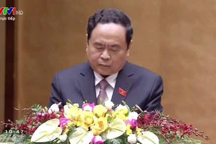 Chủ tịch Trần Thanh Mẫn trình bày Báo cáo tổng hợp ý kiến, kiến nghị của cử tri và Nhân dân tại Quốc hội