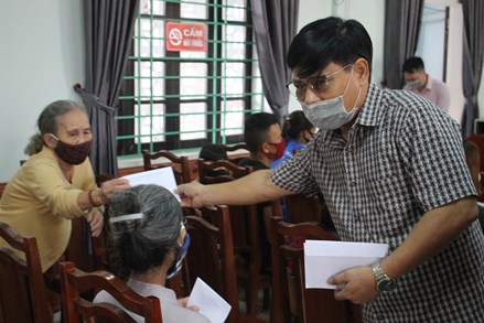 Thừa Thiên - Huế: Hỗ trợ hộ nghèo bị ảnh hưởng do dịch Covid-19