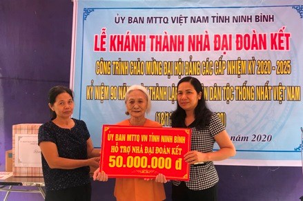 Ủy ban MTTQ tỉnh Ninh Bình: Khánh thành nhà đại đoàn kết cho 2 hộ nghèo