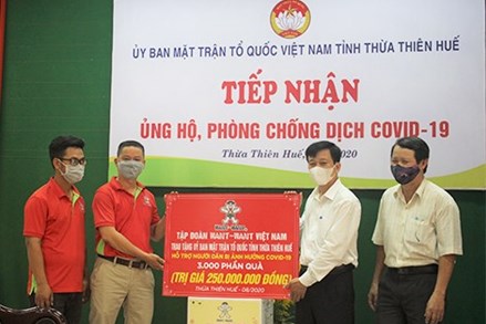 Thừa Thiên-Huế: Tiếp nhận 300 phần quà hỗ trợ phòng, chống dịch