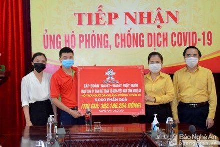 Ủy ban MTTQ tỉnh Nghệ An tiếp nhận 5.000 phần quà hỗ trợ người dân bị ảnh hưởng dịch Covid-19