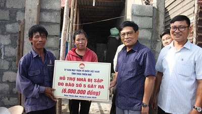 Thừa Thiên-Huế: Hỗ trợ các hộ bị sập nhà do bão