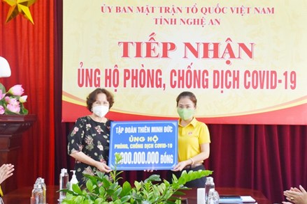 Ủy ban MTTQ tỉnh Nghệ An tiếp nhận ủng hộ phòng, chống dịch Covid-19.