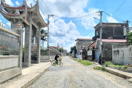 Đồng bào Công giáo tỉnh Nam Định hiến đất làm đường, xây dựng Nông thôn mới