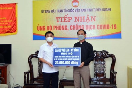 Tuyên Quang: Giáo xứ Phú Lâm – Mỹ Bằng ủng hộ phòng, chống dịch Covid – 19