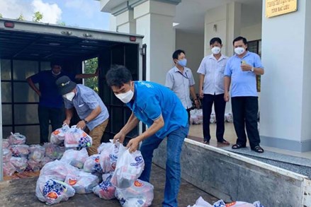 Ủy ban MTTQ Việt Nam tỉnh Bạc Liêu: Phân bổ 1.000 túi an sinh do Trung tâm Tham vấn và Hỗ trợ cộng đồng Pháp Bảo hỗ trợ