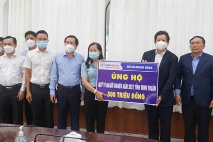 Ủy ban MTTQ tỉnh Ninh Thuận tiếp nhận ủng hộ 500 triệu đồng cho Quỹ “Vì người nghèo”