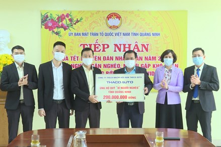 Ủy ban MTTQ tỉnh Quảng Ninh tiếp nhận 400 suất quà Tết cho người nghèo
