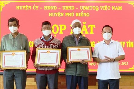 Ủy ban MTTQ huyện Phú Riềng (Bình Phước) họp mặt chức sắc, chức việc, già làng, người có uy tín tiêu biểu