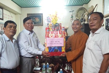 Thường trực Ủy ban MTTQ Việt Nam tỉnh Ninh Thuận thăm, chúc mừng Đại lễ Phật đản năm 2022