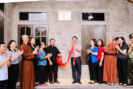 Ninh Bình: Khánh thành 2 ngôi nhà đại đoàn kết tặng hộ nghèo