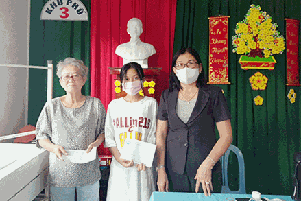 Bình Thuận: Trao quà tết cho người nghèo, trẻ em nghèo hiếu học
