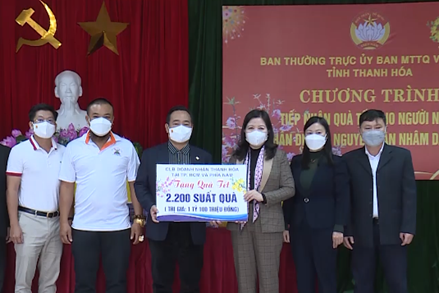 Ủy ban MTTQ tỉnh Thanh Hóa tặng quà tết cho các gia đình có hoàn cảnh khó khăn