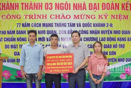Ninh Bình: Khánh thành 3 ngôi nhà Đại đoàn kết tại xã Quảng Lạc