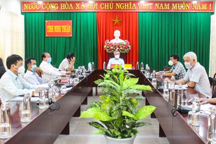 Ủy ban MTTQ Việt Nam tỉnh Ninh Thuận tọa đàm phản biện các dự thảo về phát triển công nghiệp và công tác giảm nghèo