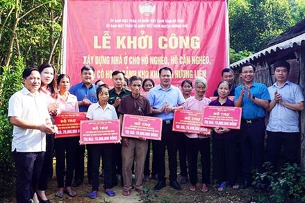 Ủy ban MTTQ tỉnh Hà Tĩnh hỗ trợ xây dựng nhà đại đoàn kết cho 21 hộ nghèo ở Hương Khê