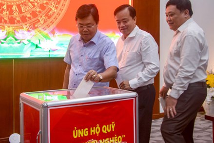 Uỷ ban MTTQ Việt Nam tỉnh Cà Mau phát động quyên góp ủng hộ Quỹ “Vì người nghèo”