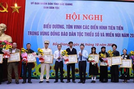 Bắc Giang: Biểu dương 45 điển hình tiên tiến vùng dân tộc thiểu số