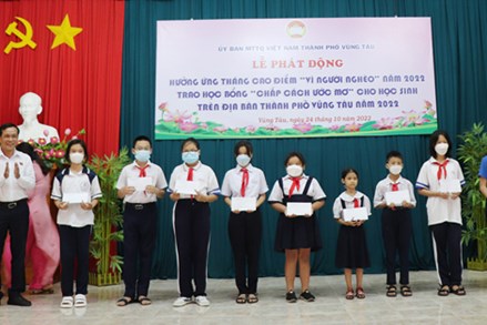 Ủy ban MTTQ Việt Nam TP. Vũng Tàu: Trao 150 suất học bổng cho học sinh nghèo