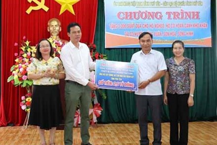 Phú Yên: Trao 3.000 suất quà cho người nghèo