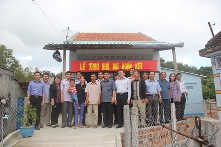 Phú Yên: Hỗ trợ xây 13 căn nhà Đại đoàn kết