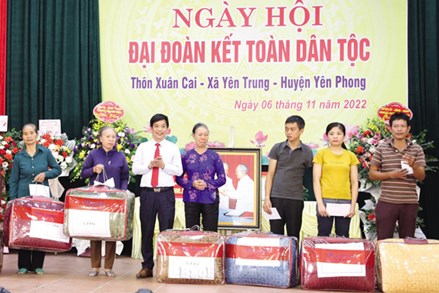 MTTQ các cấp huyện Yên Phong chăm lo cho người nghèo
