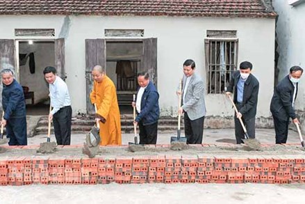 Ninh Bình: Chung tay xây những ngôi nhà ấm tình đoàn kết lương- giáo