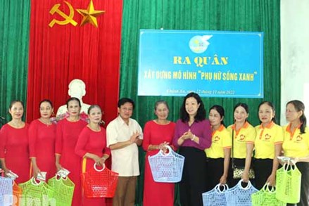 Hội liên hiệp Phụ nữ tỉnh Ninh Bình ra quân bảo vệ môi trường