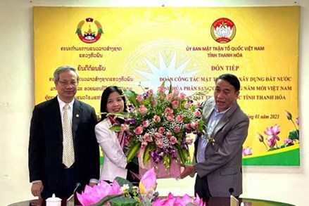 Đoàn công tác Mặt trận Lào xây dựng đất nước tỉnh Hủa Phăn chúc Tết cổ truyền Việt Nam tại Ủy ban MTTQ tỉnh Thanh Hóa