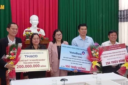 Bình Thuận: Tiếp nhận 550 triệu đồng hỗ trợ quà tết cho người nghèo