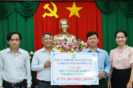 Ủy ban MTTQ Việt Nam tỉnh Đồng Nai tiếp nhận ủng hộ Quỹ "Vì người nghèo" tỉnh 7,2 tỷ đồng