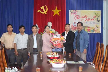 Mặt trận tỉnh Bình Định thăm chúc Tết các xã miền núi khó khăn và hộ gia đình chính sách