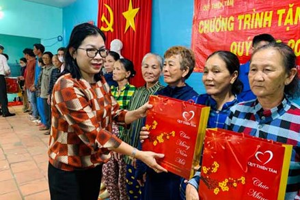Bình Thuận: Người nghèo đón tết ấm áp, vui tươi