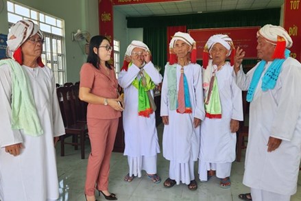 Bình Thuận: Thăm chúc Tết Ramưwan đồng bào Chăm theo đạo Hồi giáo Bàni năm 2023