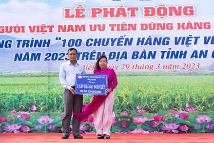 An Giang: Phát động Cuộc vận động “Người Việt Nam ưu tiên dùng hàng Việt Nam” và Chương trình “100 chuyến hàng Việt về nông thôn”