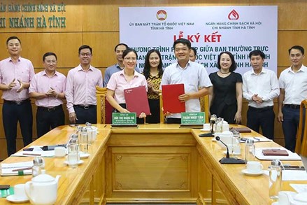 Ban Thường trực Uỷ ban MTTQ tỉnh Hà Tĩnh và Ngân hàng CSXH tỉnh ký kết chương trình phối hợp