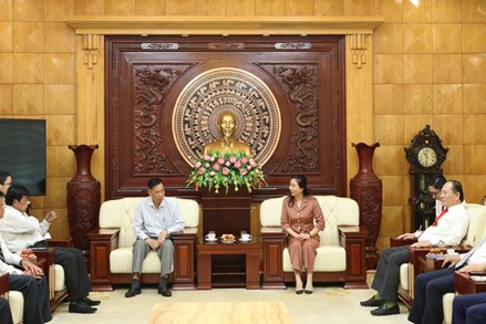Đoàn đại biểu cấp cao Hội đồng Quốc gia Mặt trận đoàn kết Phát triển Tổ quốc Campuchia thăm Bắc Giang