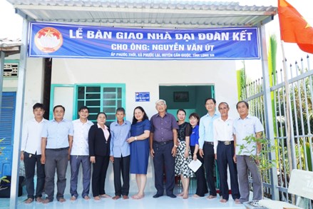 UBMTTQ Việt Nam tỉnh Long An khảo sát công tác Mặt trận tại huyện Cần Giuộc