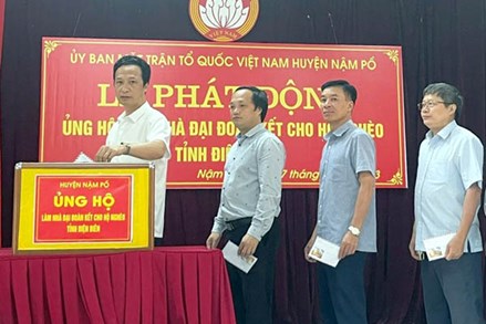 Huyện Nậm Pồ phát động ủng hộ làm nhà Đại đoàn kết cho hộ nghèo